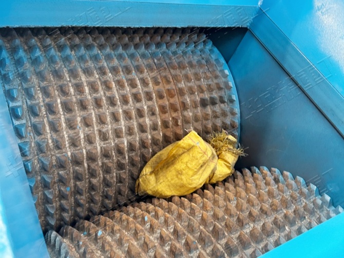 對輥破碎機(jī)